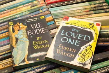 Tidlige Evelyn Waugh paperback-omslag.